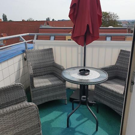 Dachgeschoss Apartment Mit Ausblick Halle  外观 照片