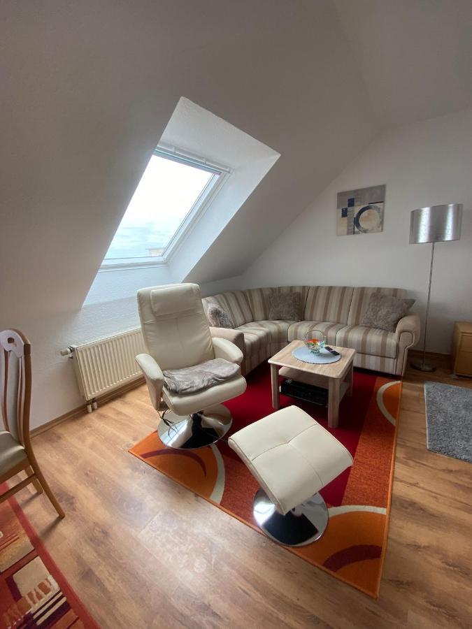 Dachgeschoss Apartment Mit Ausblick Halle  外观 照片