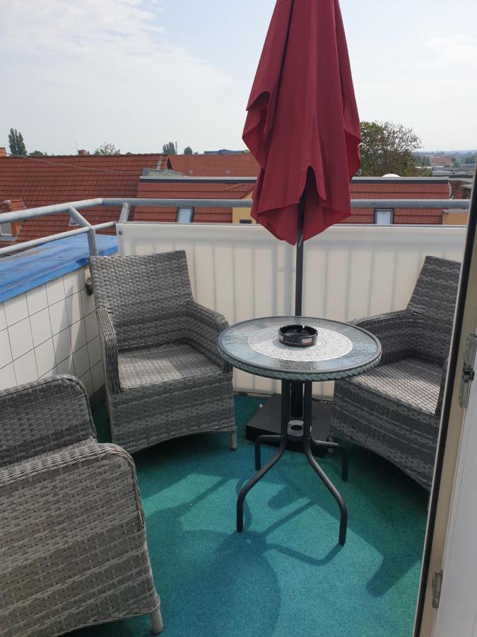 Dachgeschoss Apartment Mit Ausblick Halle  外观 照片